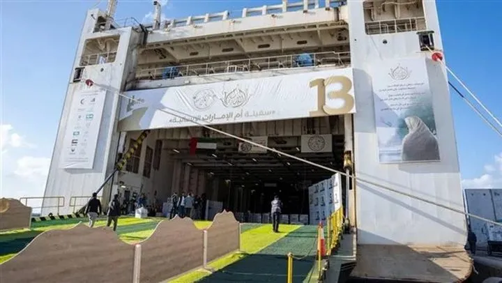 ضمن عملية “الفارس الشهم 3”..7300 طن من المساعدات يرسو في ميناء العريش